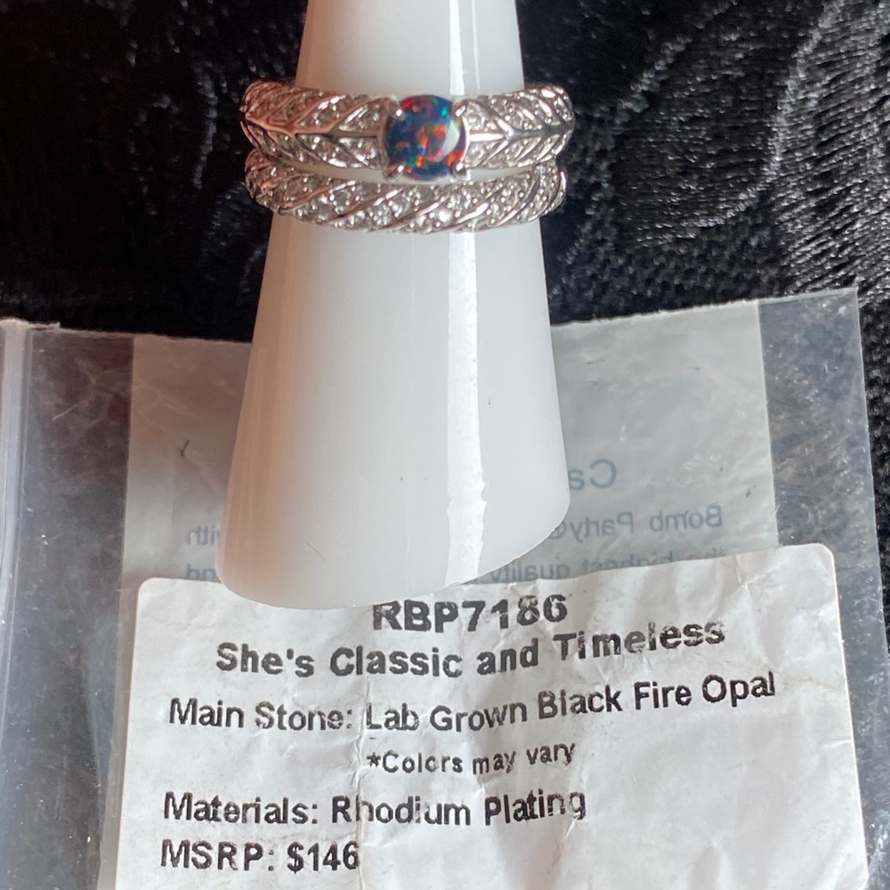 Bomb party OG ring Shes classic and timeless